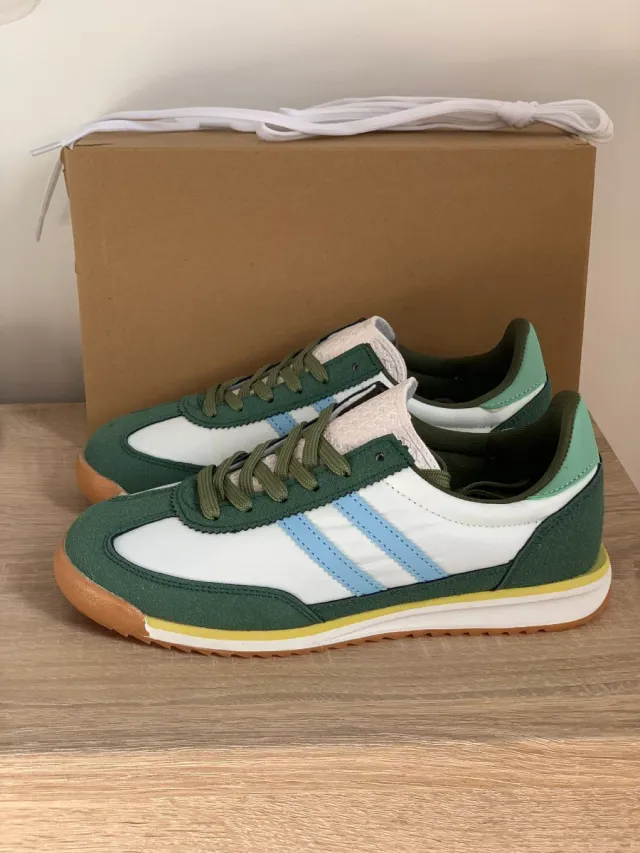 Zapatillas deportivas verdes y blancas talla 37