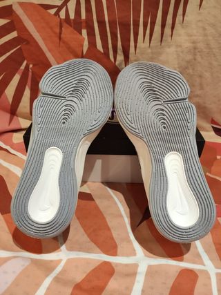 Zapatillas Nike G.T. Hustle 3 t45,5