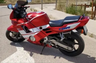 Honda CBR 600 F2 Roja