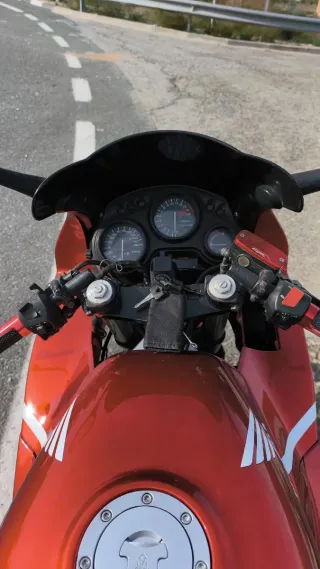 Honda CBR 600 F2 Roja
