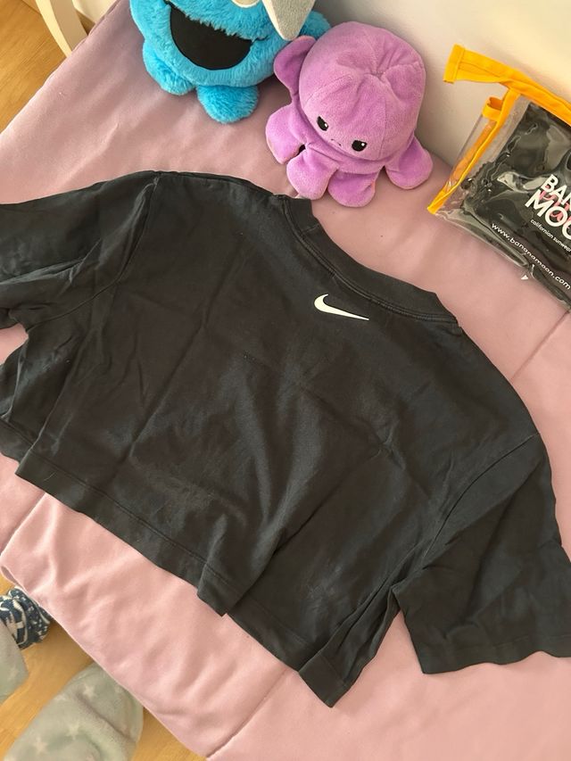 Camiseta Nike Negra Crop Top