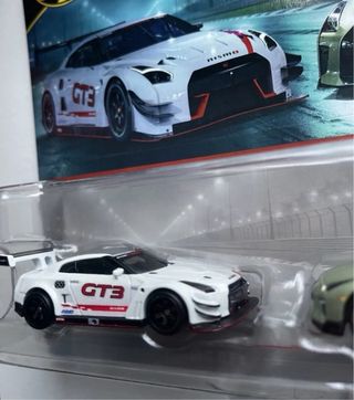 Hot Wheels 2 Pack Nissan GT-R NISMO R35