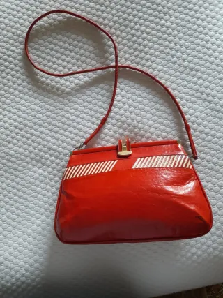 Bolso bandolera rojo y blanco