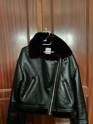 Chaqueta Bershka Negra Talla M