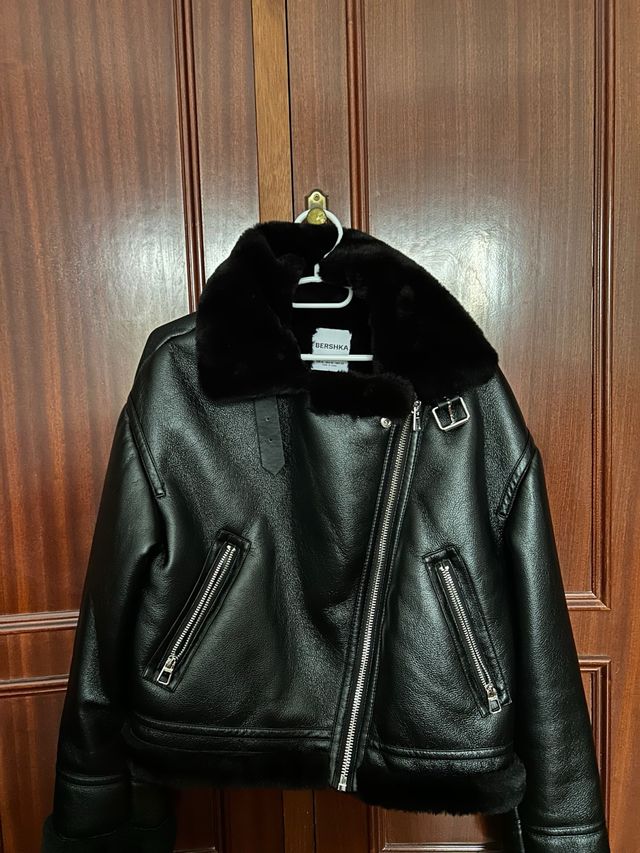 Chaqueta Bershka Negra Talla M