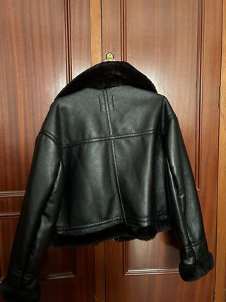 Chaqueta Bershka Negra Talla M