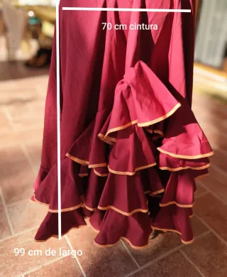 Falda flamenca con volantes
