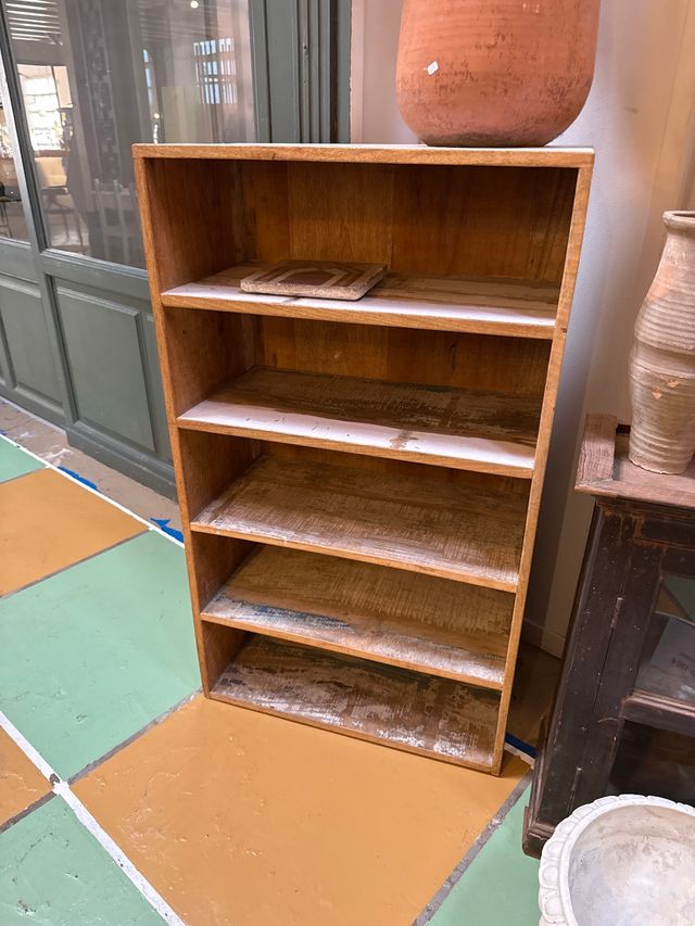 Estantería de madera de teca