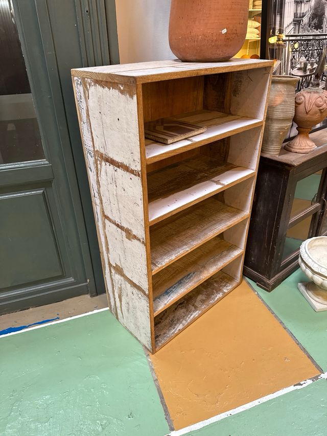 Estantería de madera de teca