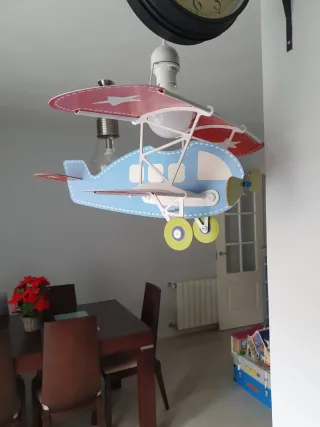 Lámpara infantil avión