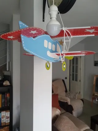 Lámpara infantil avión