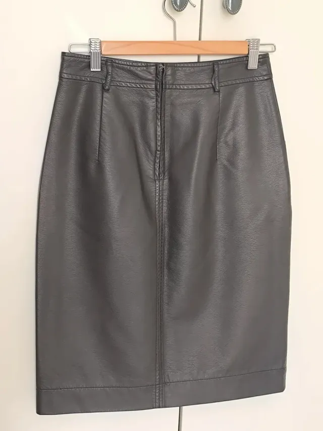 Falda polipiel marrón chocolate