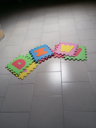 Puzzle Suelo Niños Letras Colores, todo el abeceda