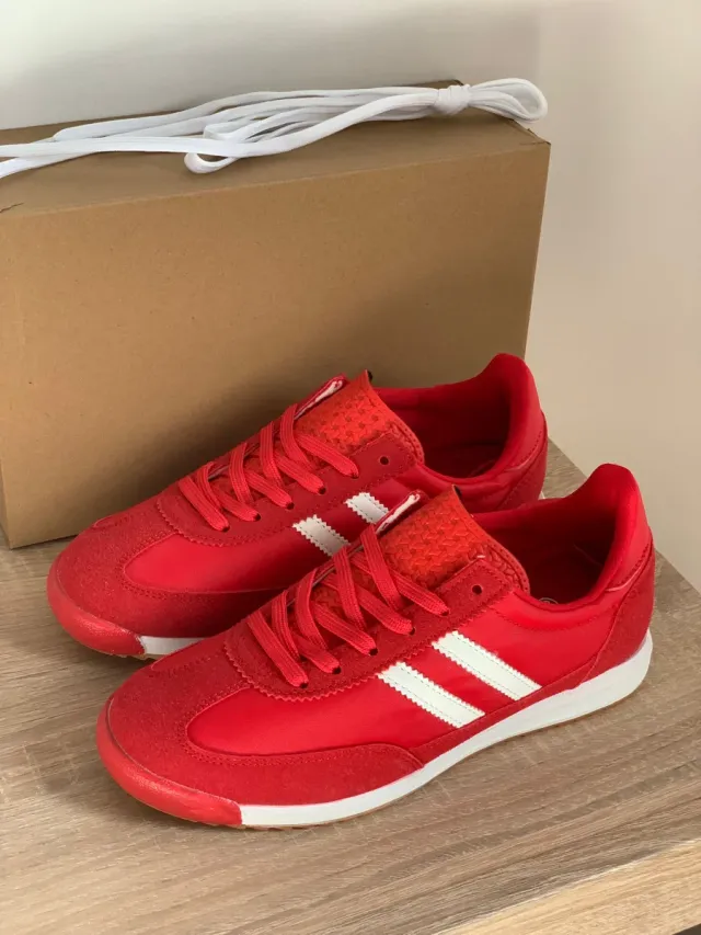 Zapatillas deportivas. Número 38