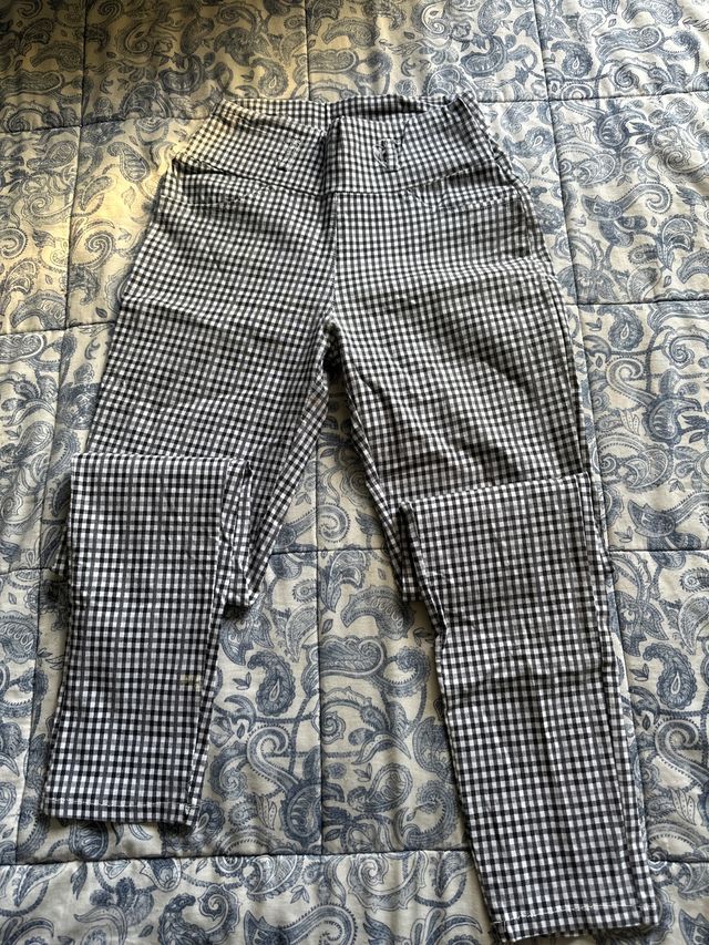 Pantalón cuadros blanco y negro