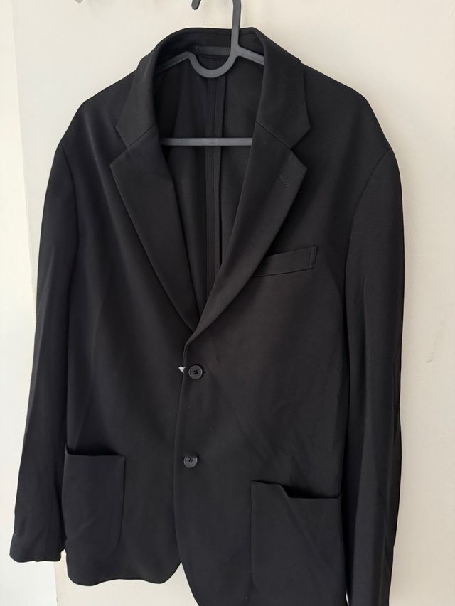 Americana Uniqlo Negra Nueva