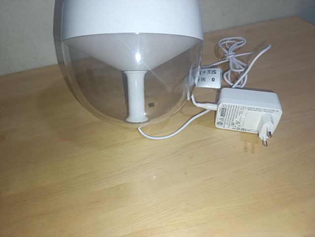 Lámpara de mesa moderna