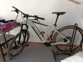 Bicicleta eléctrica Bulls Talla L con 1600km