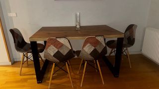 Mesa comedor estilo industrial roble y MDF sillas