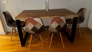 Mesa comedor estilo industrial roble y MDF sillas