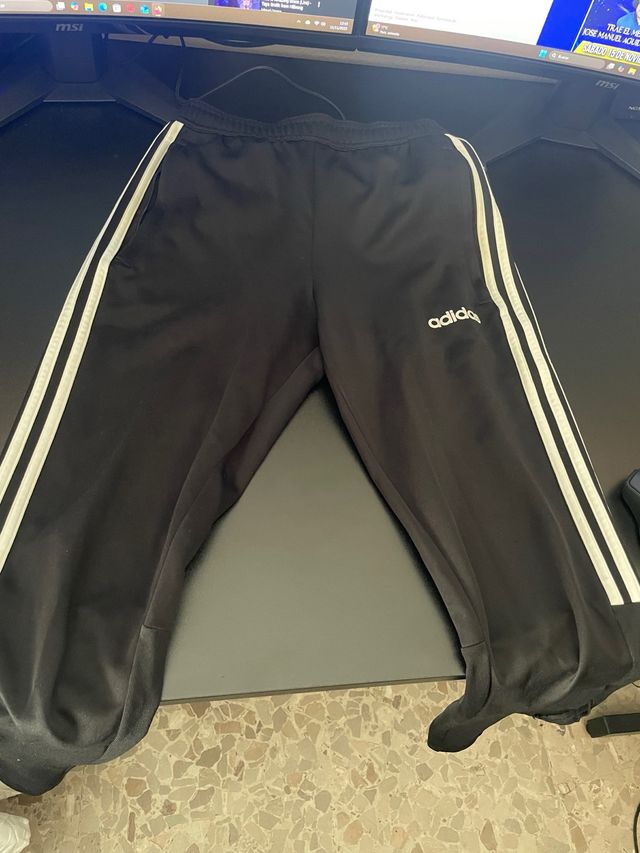 Pantalón deportivo Adidas negro