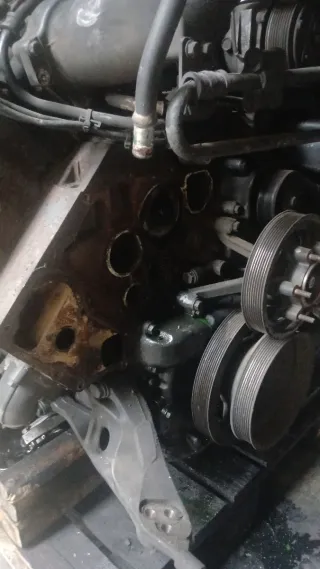 Motor r500 scania le faltan los injectores