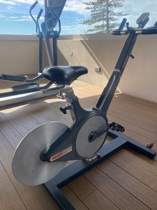 Bicicleta Estática Keiser M3