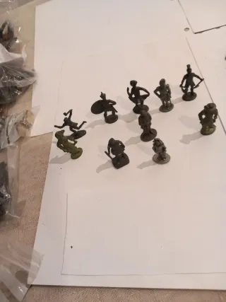 Set 10 Soldatini Piombo n2