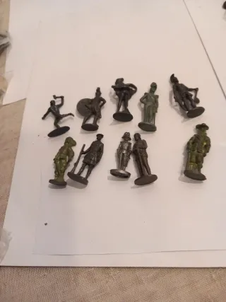 Set 10 Soldatini Piombo n2