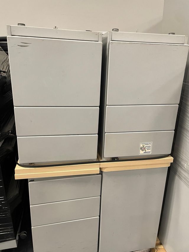 Mobiliario de oficina metálico