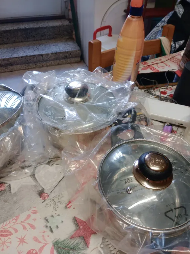 Set 3 ollas nuevas con tapa