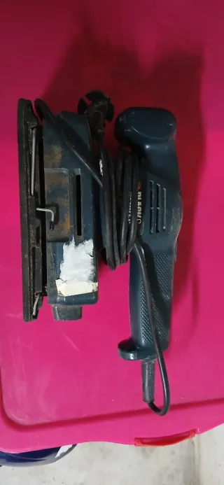 Lijadora Black & Decker 135W CD400