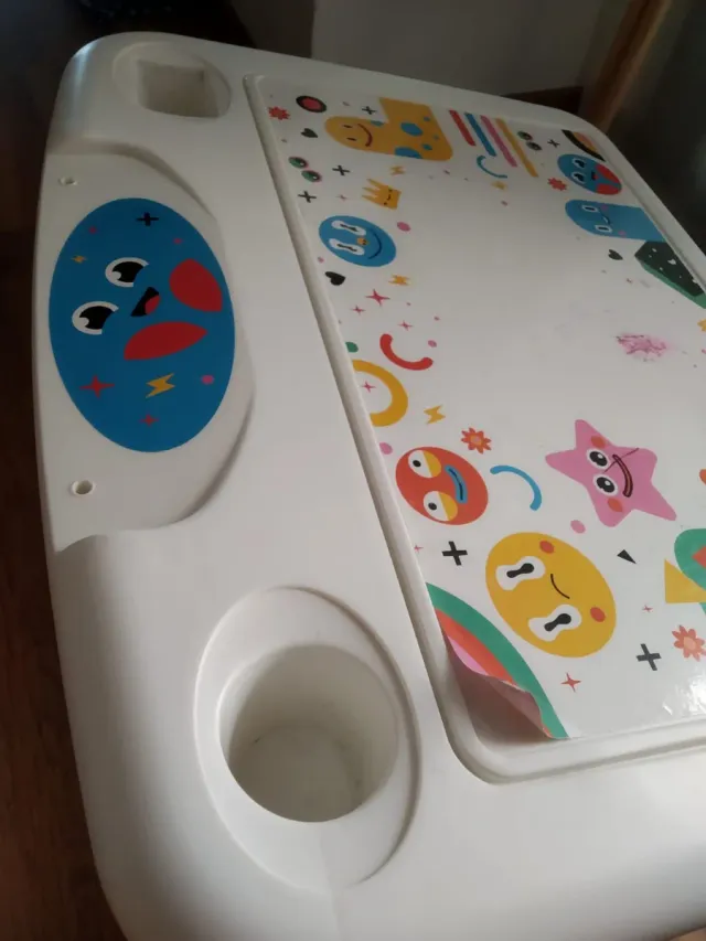 Pupitre infantil con silla