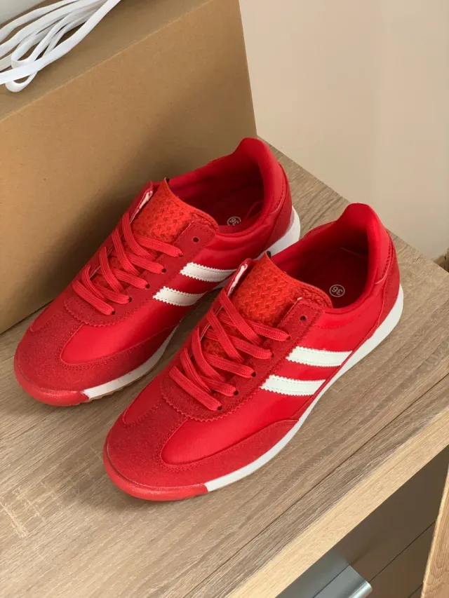 Zapatillas deportivas. Número 41