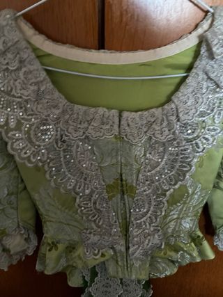 Traje de fallera siglo XVIII plata