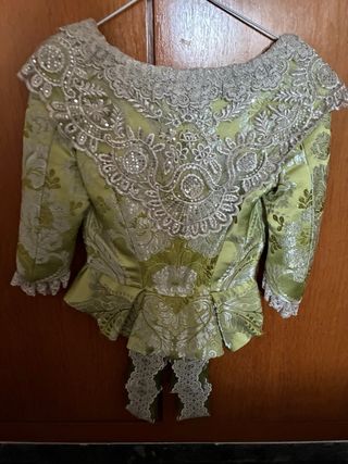 Traje de fallera siglo XVIII plata