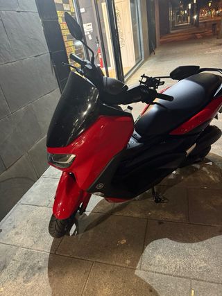 Yamaha NMAX 125 . no mareantes la moto  esta nueva