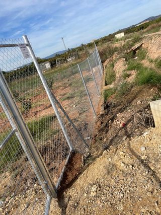 Valla metálica en Alginet