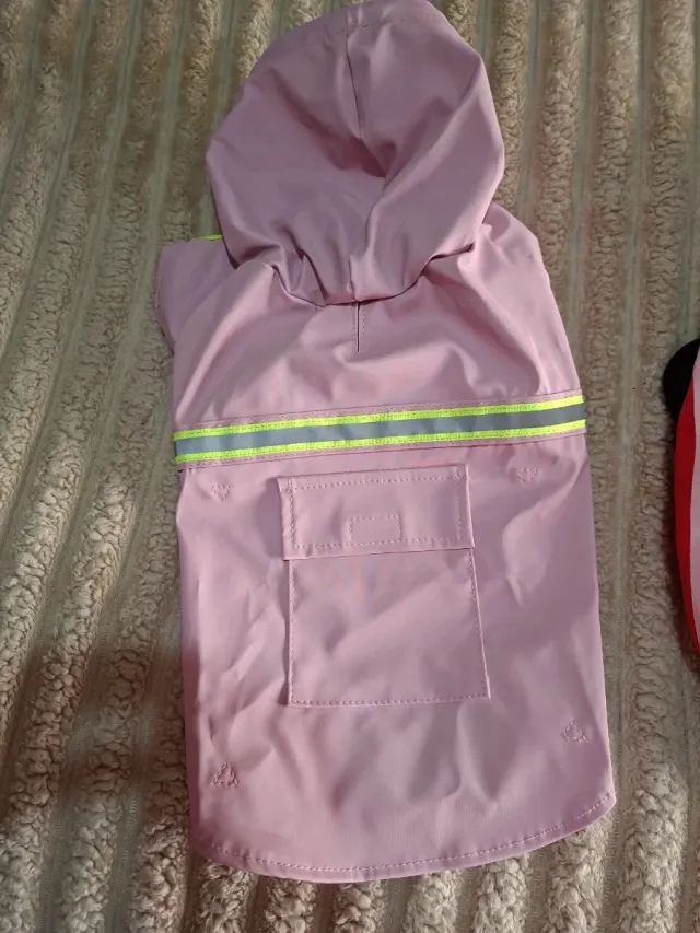 Ropa para mascotas (rosa y rojo)