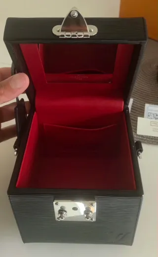 Bolso Louis Vuitton Bleecker Box Negro