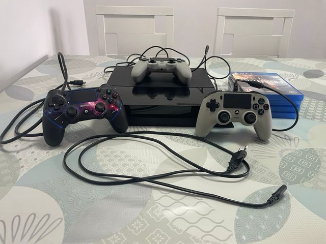 Consola PS4 Negra + 3 Mandos + Juegos