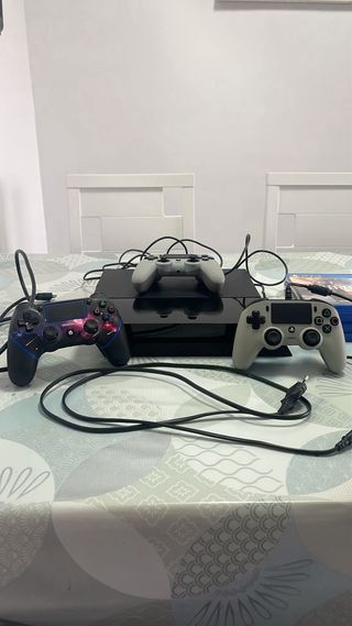 Consola PS4 Negra + 3 Mandos + Juegos