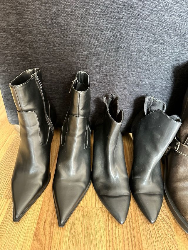 Botas y sandalias negras y multicolor