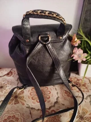 Mochila Michael Kors Negra y Dorada