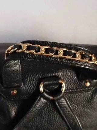 Mochila Michael Kors Negra y Dorada