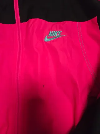 Chaqueta Cortavientos Nike Rosa y Negra