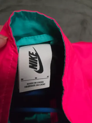 Chaqueta Cortavientos Nike Rosa y Negra