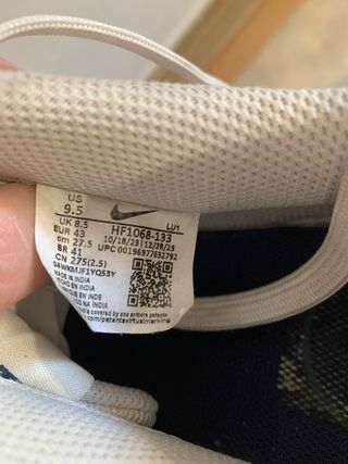 Zapatillas Nike 43 y Camiseta Pull and Bear nueva