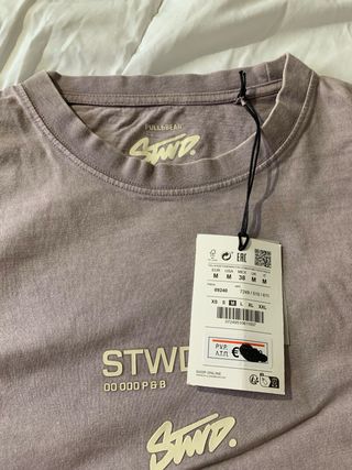 Zapatillas Nike 43 y Camiseta Pull and Bear nueva