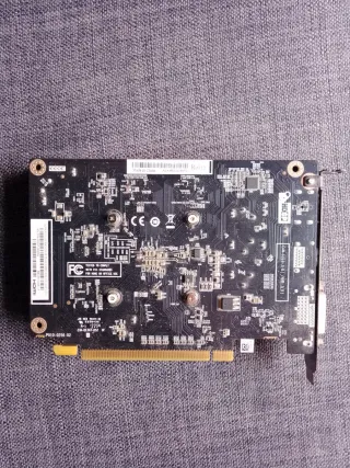 Tarjeta Gráfica 4GB Sapphire RX 550 - Como Nueva